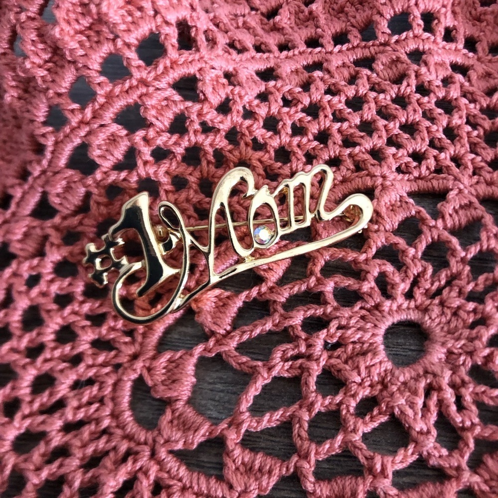 Vtg #1 Mom Gold Tone Brooch